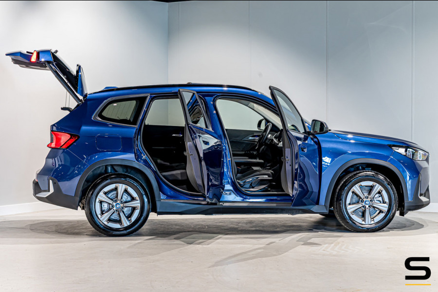 BMW X1 XDrive25e|Pano|Acc+|Camera|Dealer onderhouden|NEW Mod