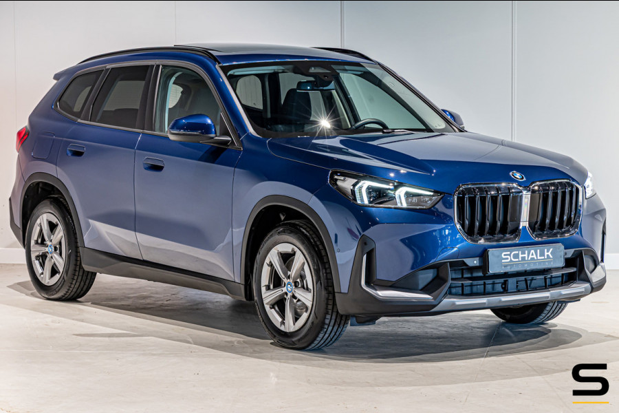 BMW X1 XDrive25e|Pano|Acc+|Camera|Dealer onderhouden|NEW Mod