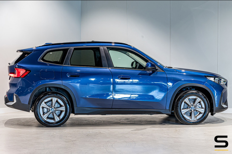 BMW X1 XDrive25e|Pano|Acc+|Camera|Dealer onderhouden|NEW Mod