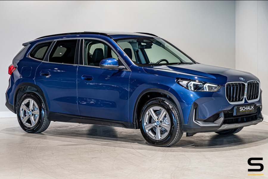 BMW X1 XDrive25e|Pano|Acc+|Camera|Dealer onderhouden|NEW Mod