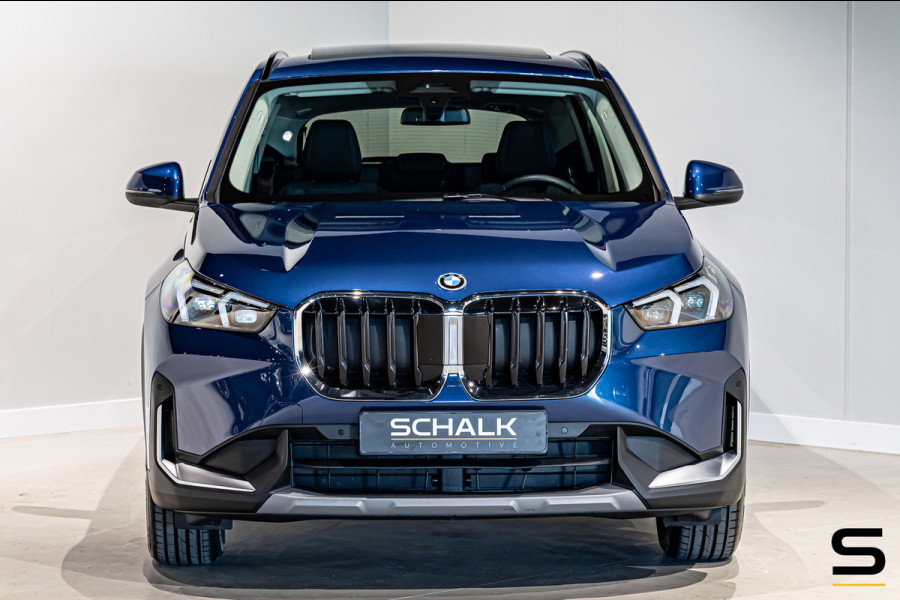 BMW X1 XDrive25e|Pano|Acc+|Camera|Dealer onderhouden|NEW Mod