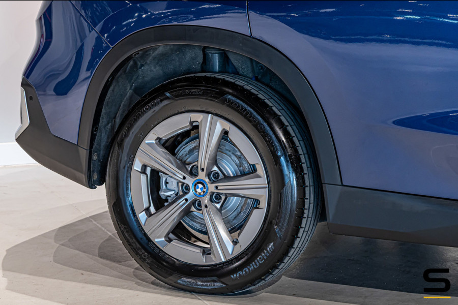 BMW X1 XDrive25e|Pano|Acc+|Camera|Dealer onderhouden|NEW Mod