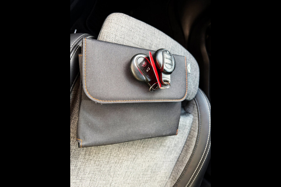 MINI Countryman 1.5 One Navi_Clima_parkeer assist_Cruise_Botssensor