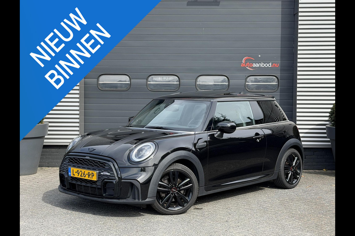 MINI 3-deurs 1.5 Cooper John Cooper Works | Panoramadak | Camera | Harmon Kardon | DAB |