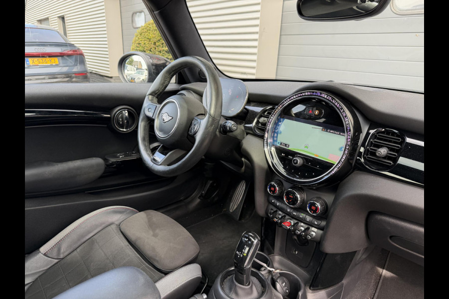 MINI 3-deurs 1.5 Cooper John Cooper Works | Panoramadak | Camera | Harmon Kardon | DAB |