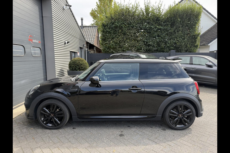 MINI 3-deurs 1.5 Cooper John Cooper Works | Panoramadak | Camera | Harmon Kardon | DAB |