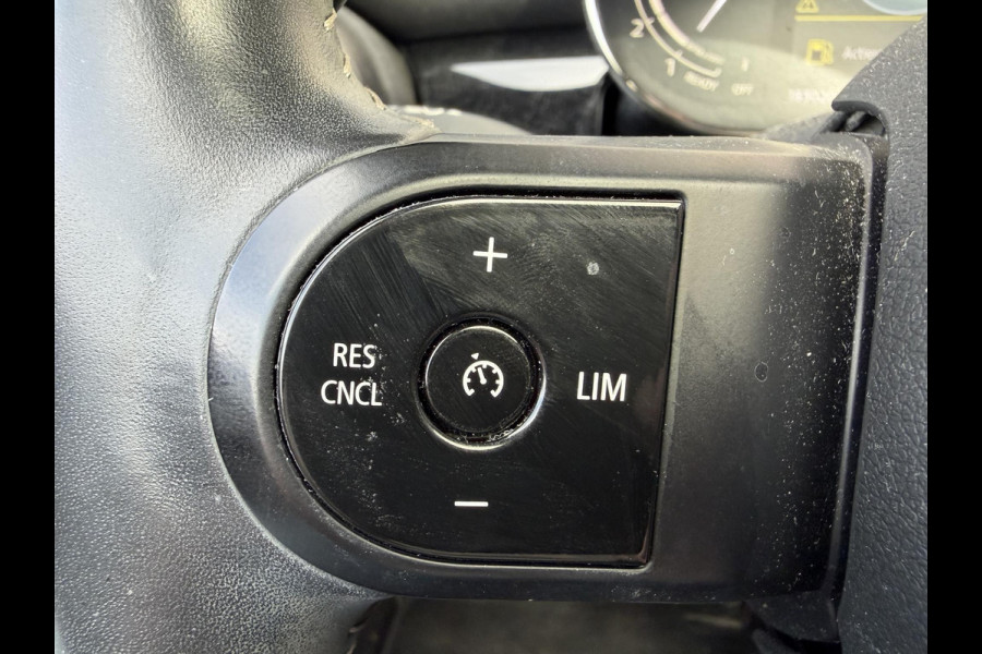 MINI 3-deurs 1.5 Cooper John Cooper Works | Panoramadak | Camera | Harmon Kardon | DAB |