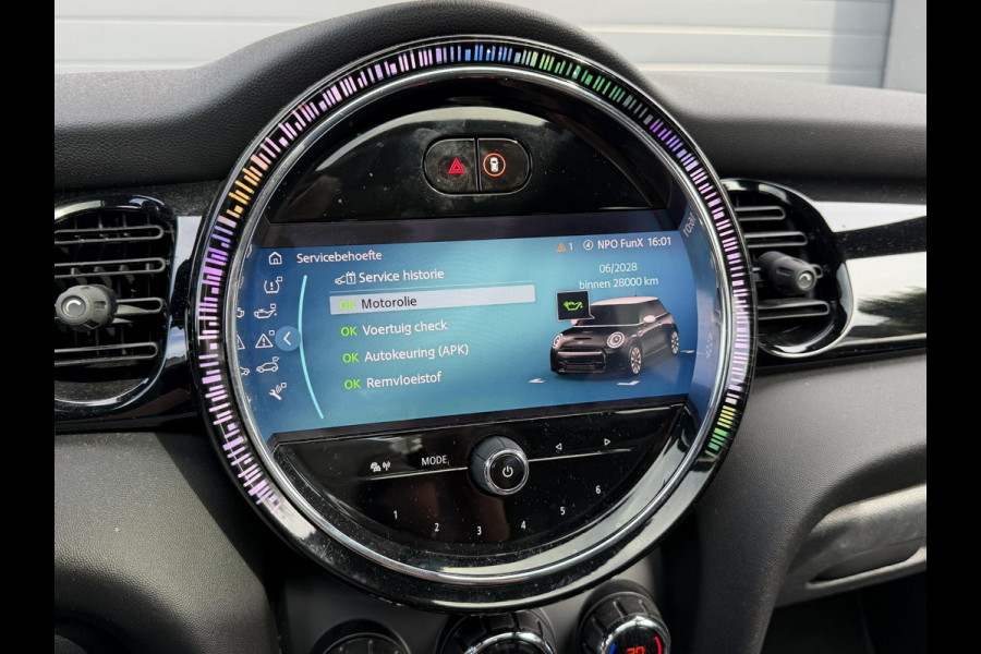MINI 3-deurs 1.5 Cooper John Cooper Works | Panoramadak | Camera | Harmon Kardon | DAB |