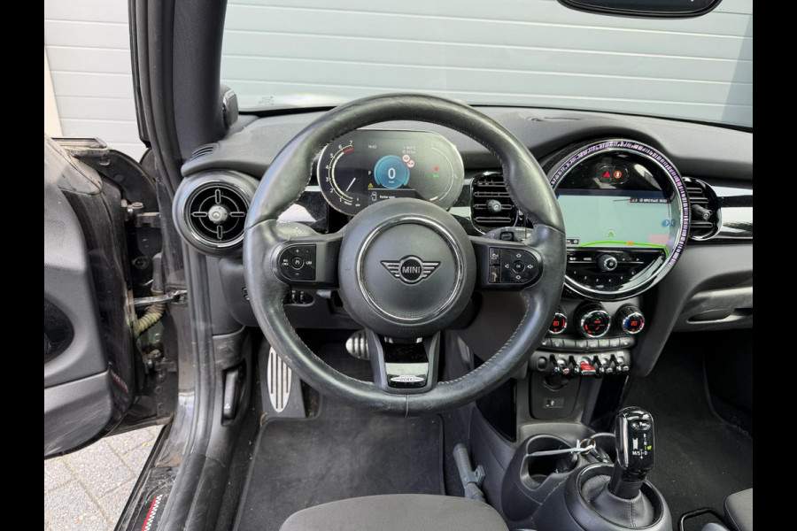 MINI 3-deurs 1.5 Cooper John Cooper Works | Panoramadak | Camera | Harmon Kardon | DAB |