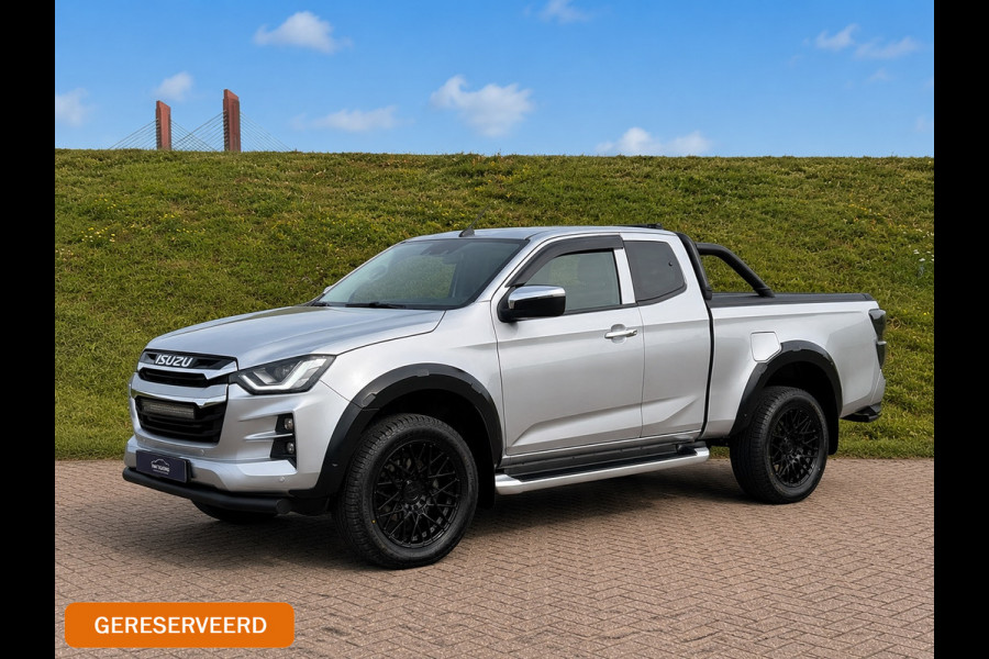 Isuzu D-max 1.9 Extended Cab LSX | !!! Gereserveerd !!! AUTOMAAT | LEDER | 20'' BlackRhino LMV | Pedders Suspension | Apple CarPlay / Android Auto | TH. 3500 kg | Roll Cover