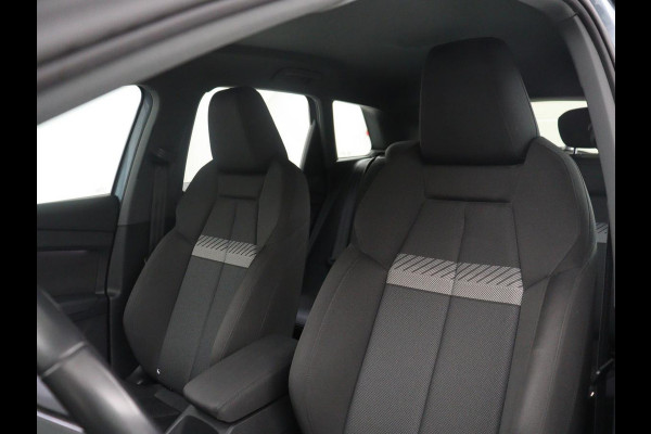 Audi Q4 e-tron 40 Advanced edition 77 kWh | SOH 93,3% | Adaptive cruise | Stoelverwarming | Navigatie | Carplay | Climate control | Camera | Park assist | Trekhaak | 19" velgen