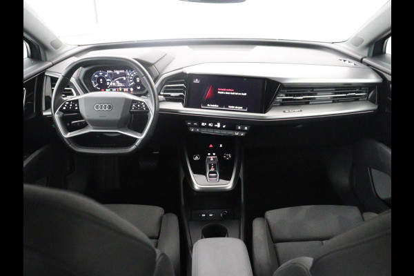 Audi Q4 e-tron 40 Advanced edition 77 kWh | SOH 93,3% | Adaptive cruise | Stoelverwarming | Navigatie | Carplay | Climate control | Camera | Park assist | Trekhaak | 19" velgen