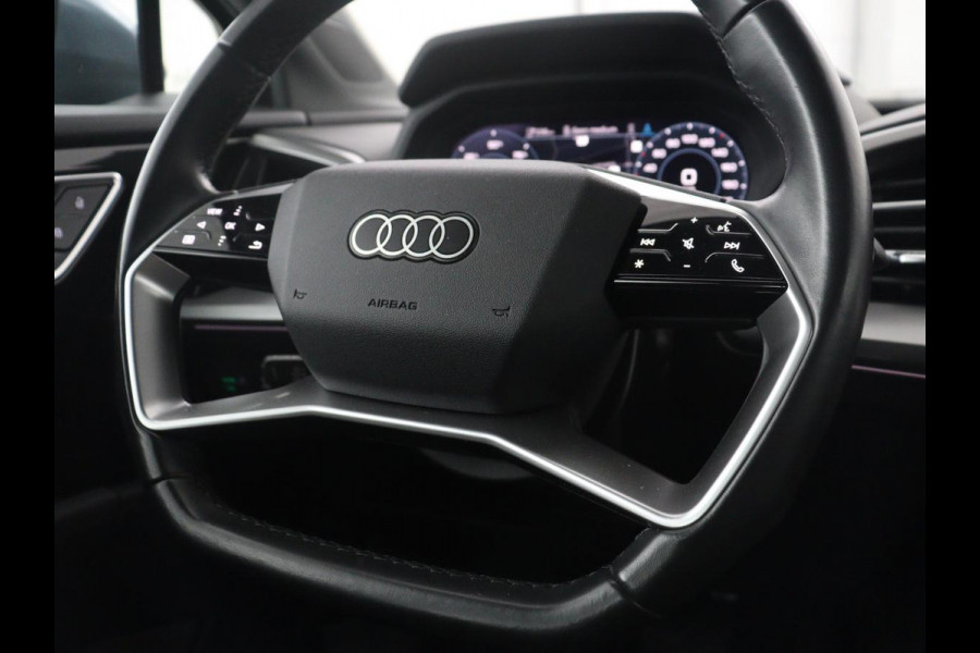 Audi Q4 e-tron 40 Advanced edition 77 kWh | SOH 93,3% | Adaptive cruise | Stoelverwarming | Navigatie | Carplay | Climate control | Camera | Park assist | Trekhaak | 19" velgen