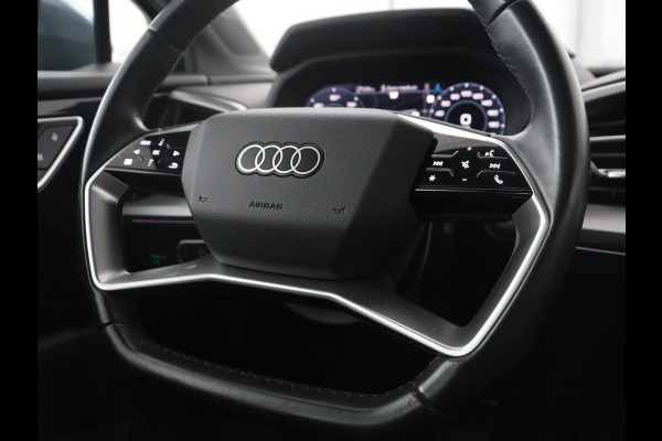 Audi Q4 e-tron 40 Advanced edition 77 kWh | SOH 93,3% | Adaptive cruise | Stoelverwarming | Navigatie | Carplay | Climate control | Camera | Park assist | Trekhaak | 19" velgen