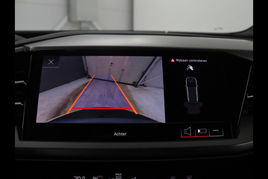 Audi Q4 e-tron 40 Advanced edition 77 kWh | SOH 93,3% | Adaptive cruise | Stoelverwarming | Navigatie | Carplay | Climate control | Camera | Park assist | Trekhaak | 19" velgen