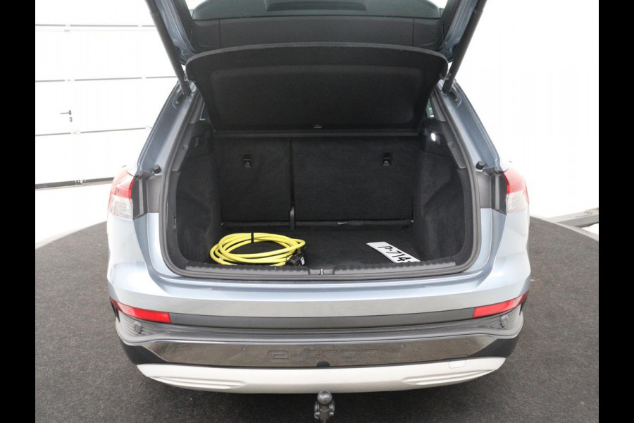 Audi Q4 e-tron 40 Advanced edition 77 kWh | SOH 93,3% | Adaptive cruise | Stoelverwarming | Navigatie | Carplay | Climate control | Camera | Park assist | Trekhaak | 19" velgen