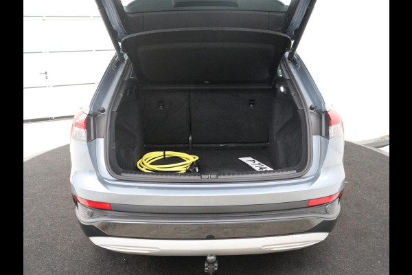Audi Q4 e-tron 40 Advanced edition 77 kWh | SOH 93,3% | Adaptive cruise | Stoelverwarming | Navigatie | Carplay | Climate control | Camera | Park assist | Trekhaak | 19" velgen
