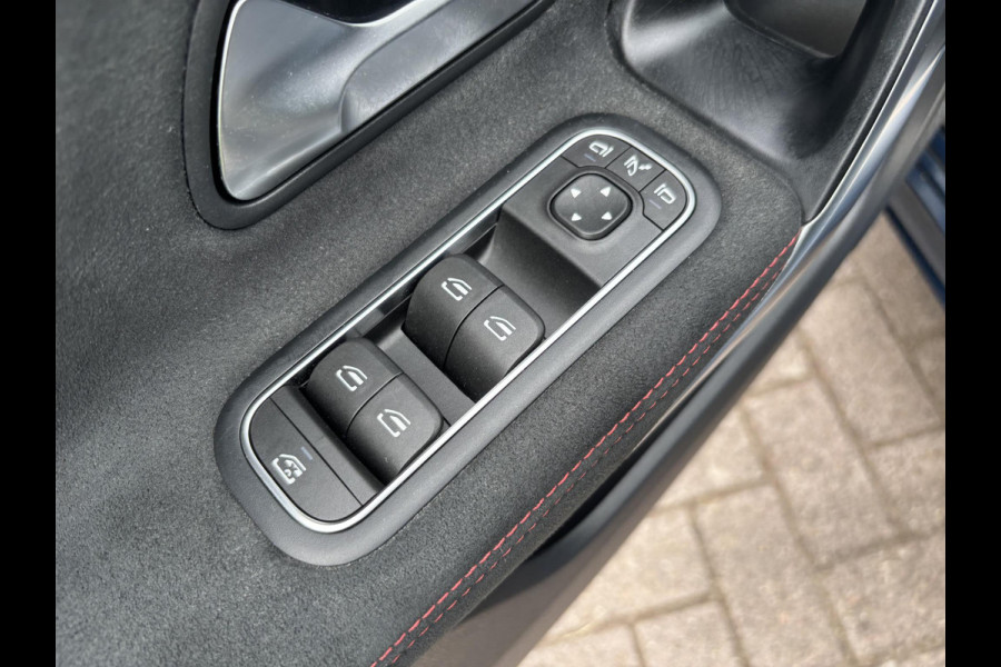 Mercedes-Benz A-Klasse 250 e AMG Line 217 PK | Panoramadak | Stoelverwarming | SOH 93,9% | Sportstoelen | Groot Scherm | Camera | 18 Inch