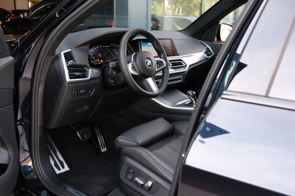 BMW X5 M50i High Executive |84.464km| 530pk V8 *Panodal/Leder/Camera/21 Inch Breedset