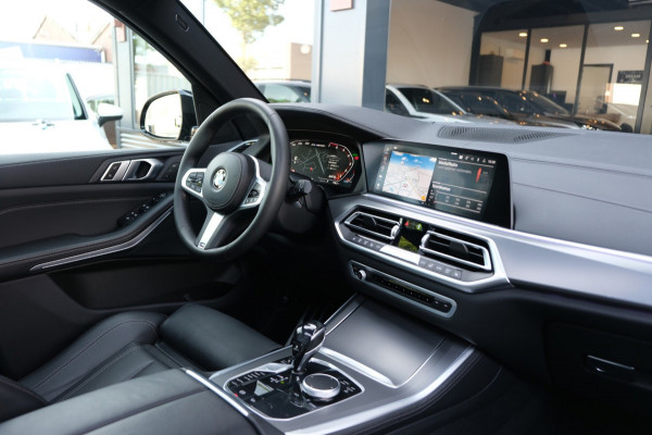 BMW X5 M50i High Executive |84.464km| 530pk V8 *Panodal/Leder/Camera/21 Inch Breedset