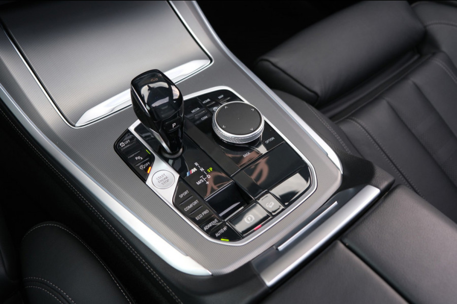 BMW X5 M50i High Executive |84.464km| 530pk V8 *Panodal/Leder/Camera/21 Inch Breedset
