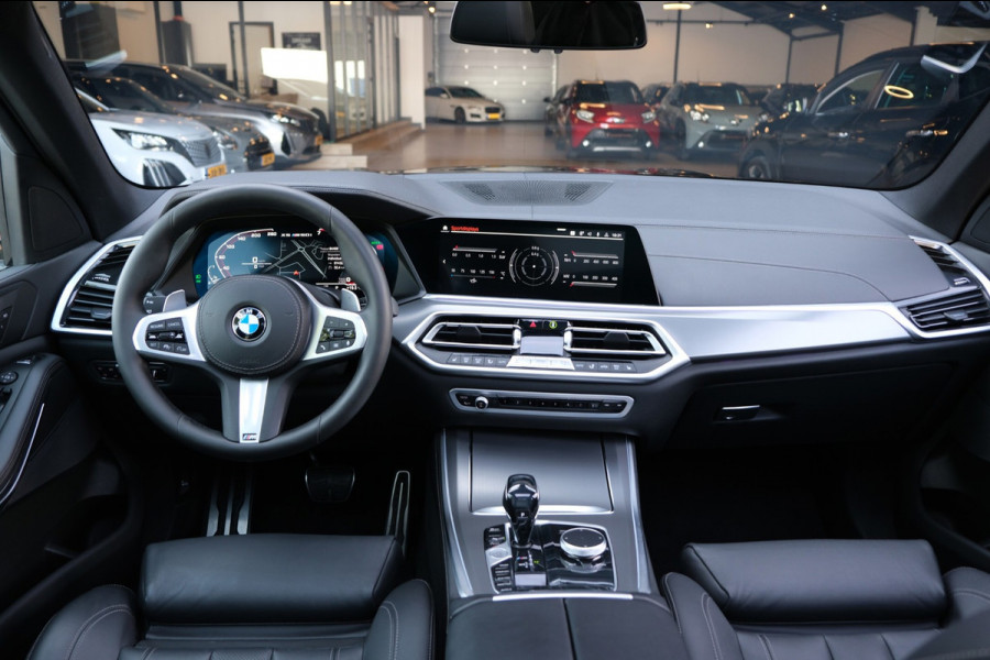 BMW X5 M50i High Executive |84.464km| 530pk V8 *Panodal/Leder/Camera/21 Inch Breedset