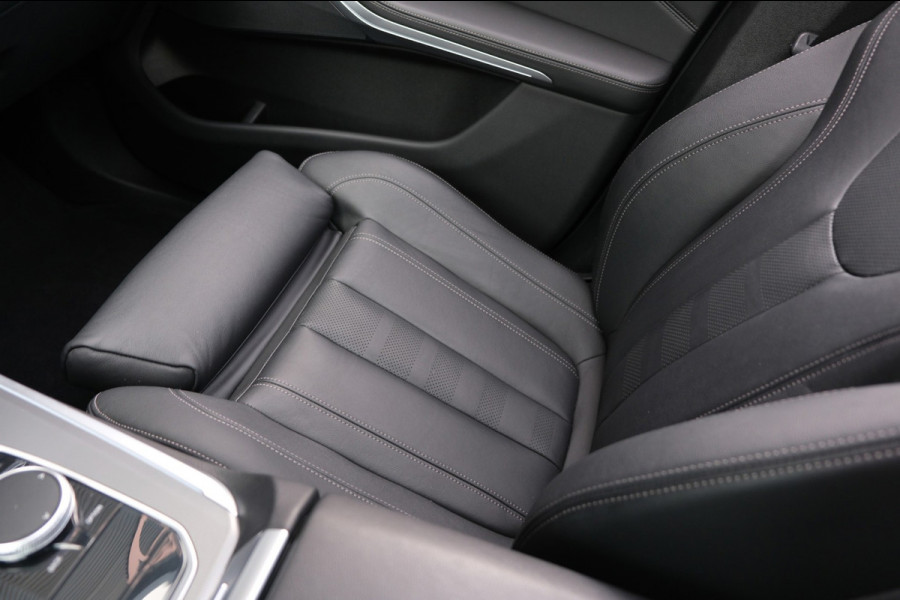BMW X5 M50i High Executive |84.464km| 530pk V8 *Panodal/Leder/Camera/21 Inch Breedset