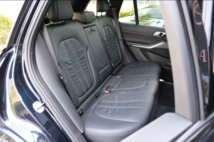 BMW X5 M50i High Executive |84.464km| 530pk V8 *Panodal/Leder/Camera/21 Inch Breedset
