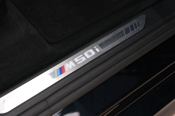 BMW X5 M50i High Executive |84.464km| 530pk V8 *Panodal/Leder/Camera/21 Inch Breedset