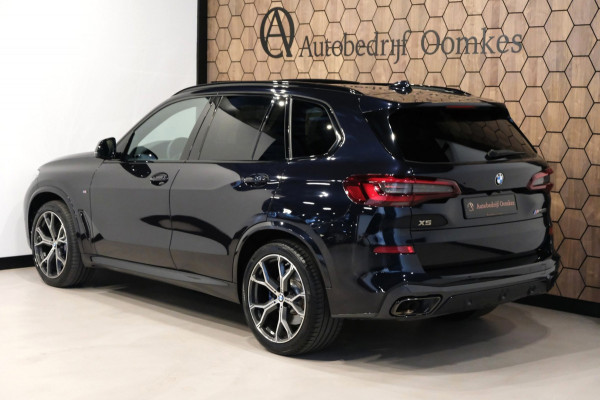 BMW X5 M50i High Executive |84.464km| 530pk V8 *Panodal/Leder/Camera/21 Inch Breedset