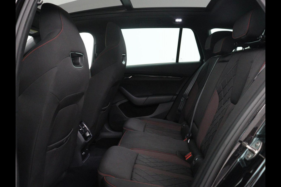 Škoda Octavia Combi 1.4 TSI RS iV PHEV Business | SOH 87,5% | Panoramadak | Adaptive cruise | Stuur/stoelverwarming | Caplay | Sfeerverlichting | Climate control | Camera | Park assist | Eletrische achterklep