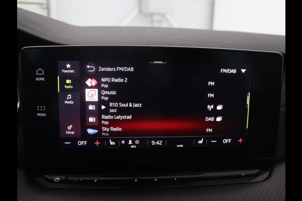 Škoda Octavia Combi 1.4 TSI RS iV PHEV Business | SOH 87,5% | Panoramadak | Adaptive cruise | Stuur/stoelverwarming | Caplay | Sfeerverlichting | Climate control | Camera | Park assist | Eletrische achterklep