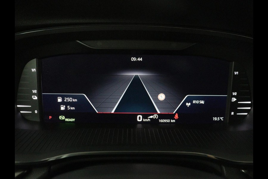 Škoda Octavia Combi 1.4 TSI RS iV PHEV Business | SOH 87,5% | Panoramadak | Adaptive cruise | Stuur/stoelverwarming | Caplay | Sfeerverlichting | Climate control | Camera | Park assist | Eletrische achterklep