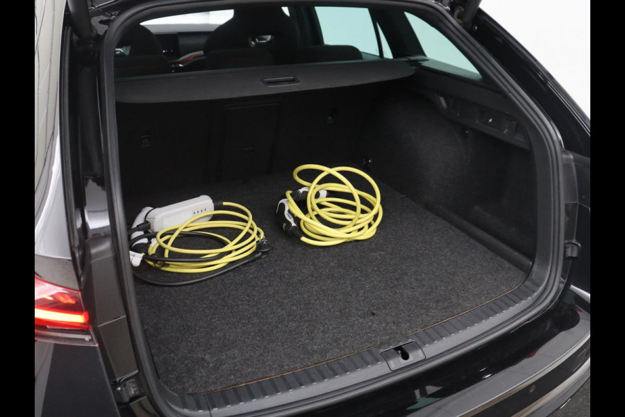 Škoda Octavia Combi 1.4 TSI RS iV PHEV Business | SOH 87,5% | Panoramadak | Adaptive cruise | Stuur/stoelverwarming | Caplay | Sfeerverlichting | Climate control | Camera | Park assist | Eletrische achterklep