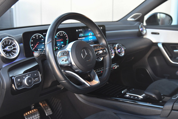 Mercedes-Benz A-Klasse 250 e AMG Edition, Night, Burmester, ACC, Trekhaak, Dodeh, Sfeer, Camera!