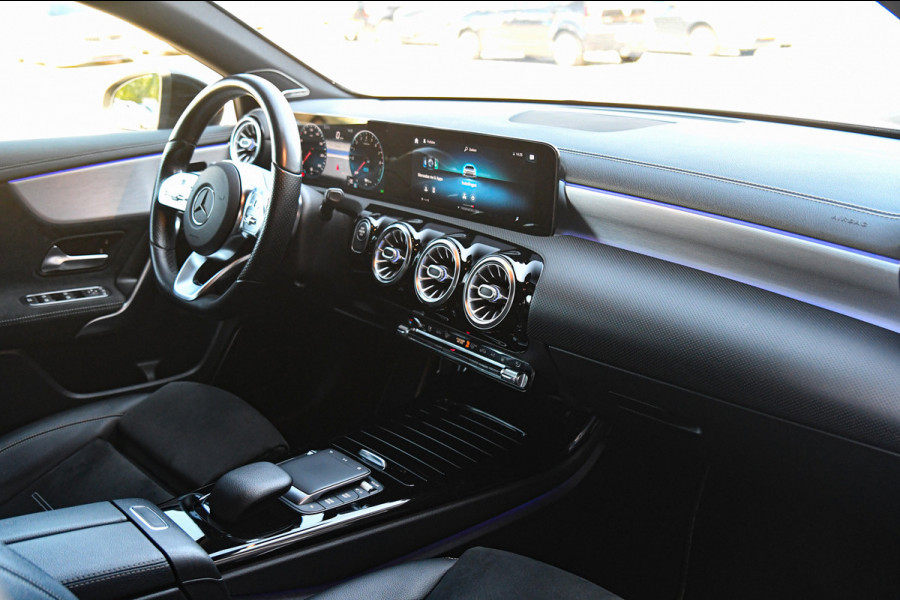 Mercedes-Benz A-Klasse 250 e AMG Edition, Night, Burmester, ACC, Trekhaak, Dodeh, Sfeer, Camera!