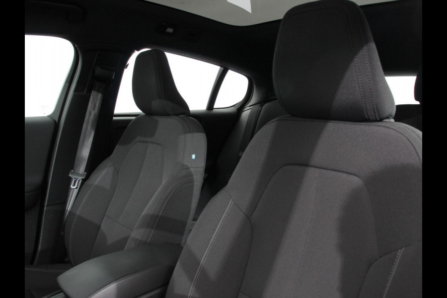 Volvo C40 Single Motor Plus 69 kWh Panoramadak Navigatie Camera Climate Control Adaptive Cruise Control Keyless entry&go