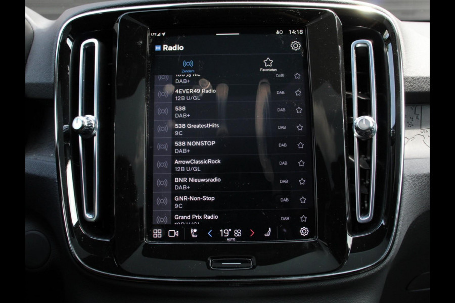 Volvo C40 Single Motor Plus 69 kWh Panoramadak Navigatie Camera Climate Control Adaptive Cruise Control Keyless entry&go