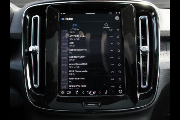 Volvo C40 Single Motor Plus 69 kWh Panoramadak Navigatie Camera Climate Control Adaptive Cruise Control Keyless entry&go