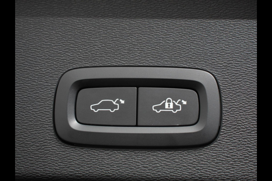 Volvo C40 Single Motor Plus 69 kWh Panoramadak Navigatie Camera Climate Control Adaptive Cruise Control Keyless entry&go