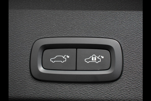 Volvo C40 Single Motor Plus 69 kWh Panoramadak Navigatie Camera Climate Control Adaptive Cruise Control Keyless entry&go