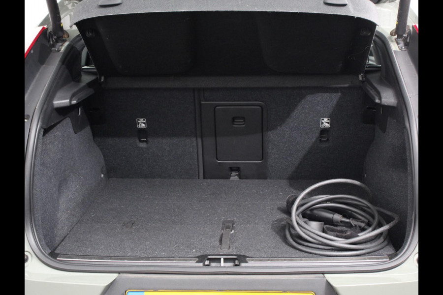 Volvo C40 Single Motor Plus 69 kWh Panoramadak Navigatie Camera Climate Control Adaptive Cruise Control Keyless entry&go
