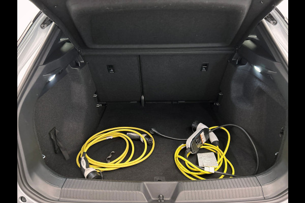 Volkswagen ID.4 Pro 77 kWh | 1e Eigenaar | SOH 95,84% | Carplay | Adaptive-cruise | Camera | Warmtepomp |