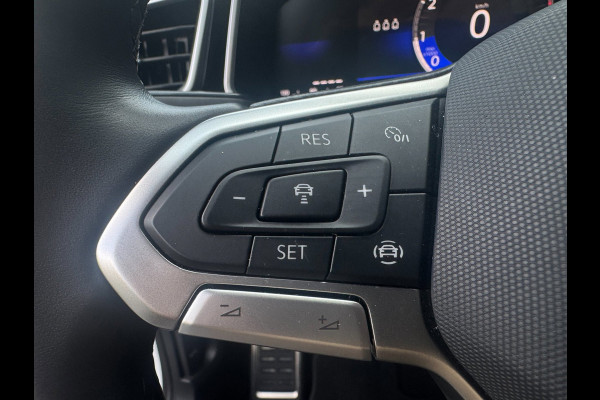 Volkswagen T-Roc 1.0 TSI R-Line IQ-light / Carplay / ACC / PDC / Stoelverwarming / Digitiale cockpit / Zwarte hemel / 4-Seiz. Band