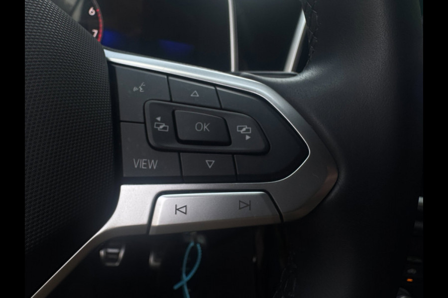 Volkswagen T-Roc 1.0 TSI R-Line IQ-light / Carplay / ACC / PDC / Stoelverwarming / Digitiale cockpit / Zwarte hemel / 4-Seiz. Band