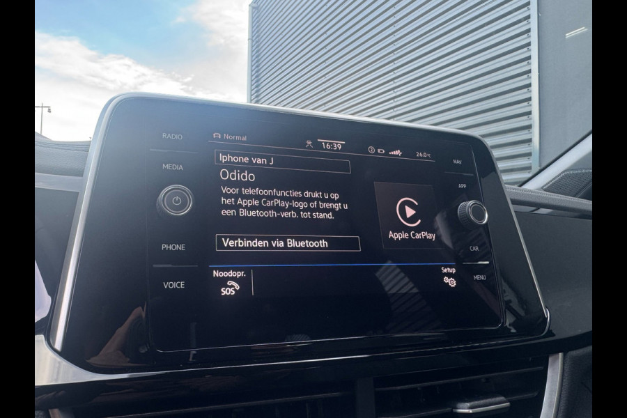 Volkswagen T-Roc 1.0 TSI R-Line IQ-light / Carplay / ACC / PDC / Stoelverwarming / Digitiale cockpit / Zwarte hemel / 4-Seiz. Band