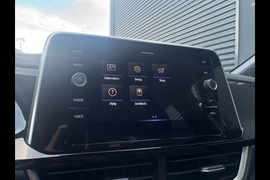 Volkswagen T-Roc 1.0 TSI R-Line IQ-light / Carplay / ACC / PDC / Stoelverwarming / Digitiale cockpit / Zwarte hemel / 4-Seiz. Band