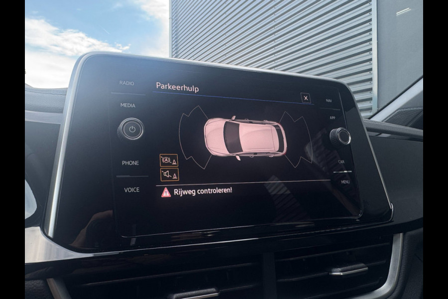 Volkswagen T-Roc 1.0 TSI R-Line IQ-light / Carplay / ACC / PDC / Stoelverwarming / Digitiale cockpit / Zwarte hemel / 4-Seiz. Band