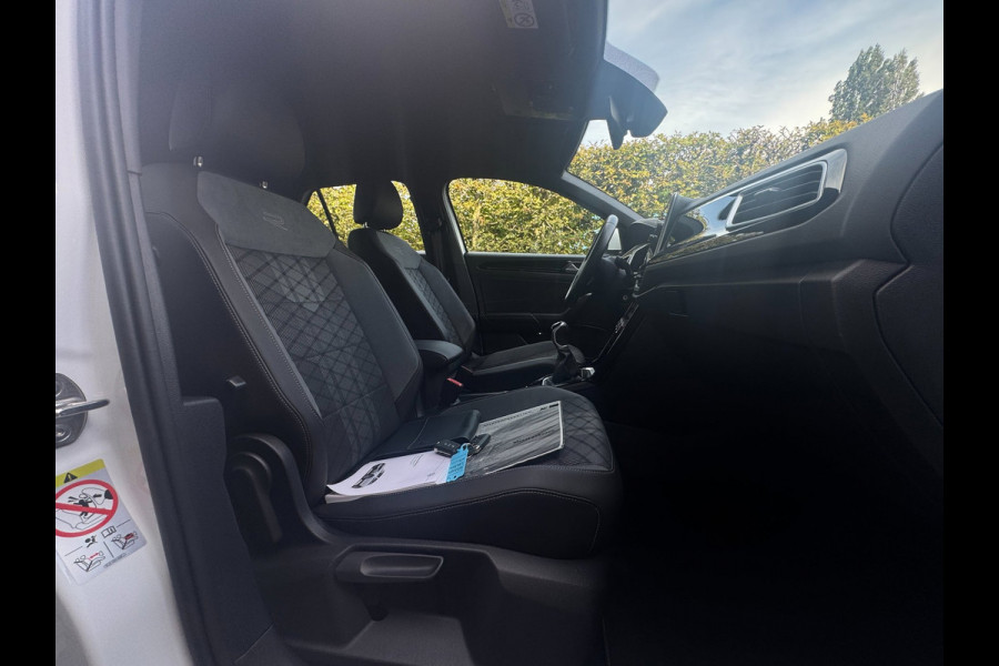 Volkswagen T-Roc 1.0 TSI R-Line IQ-light / Carplay / ACC / PDC / Stoelverwarming / Digitiale cockpit / Zwarte hemel / 4-Seiz. Band