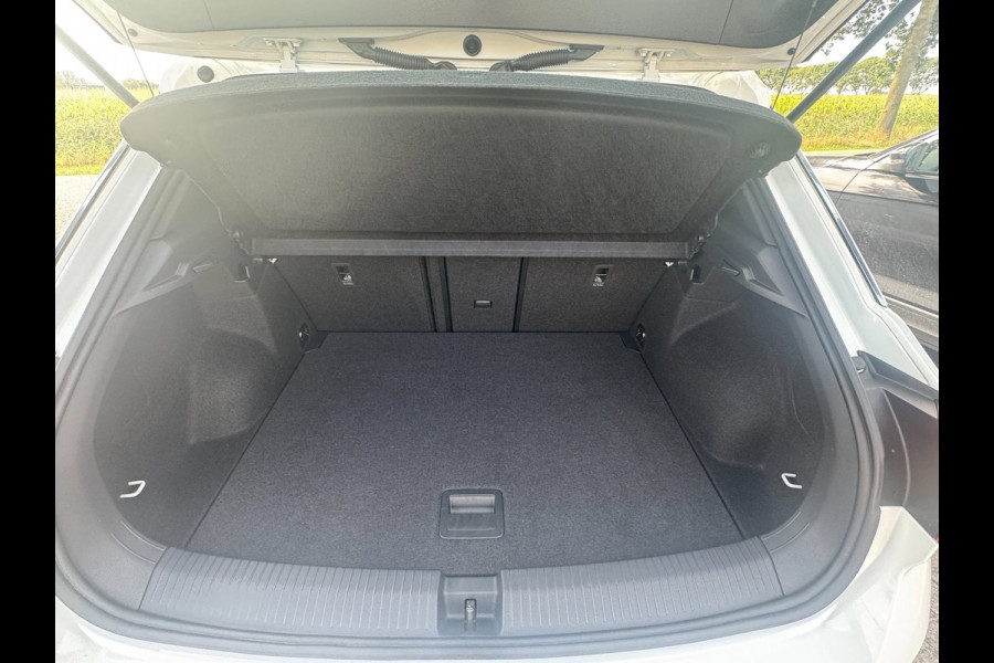 Volkswagen T-Roc 1.0 TSI R-Line IQ-light / Carplay / ACC / PDC / Stoelverwarming / Digitiale cockpit / Zwarte hemel / 4-Seiz. Band